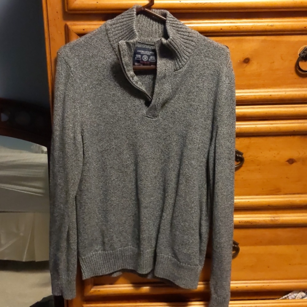 Grey fashionable American Eagle Sweater